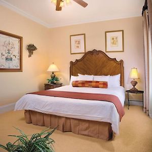 One-Bedroom King Suite